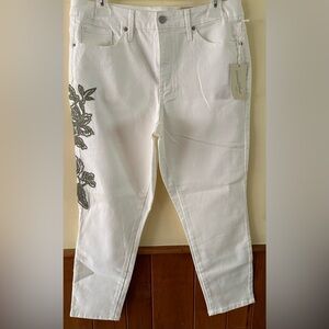 Universal Thread, size 12 white capris with floral embroidery. NWT.